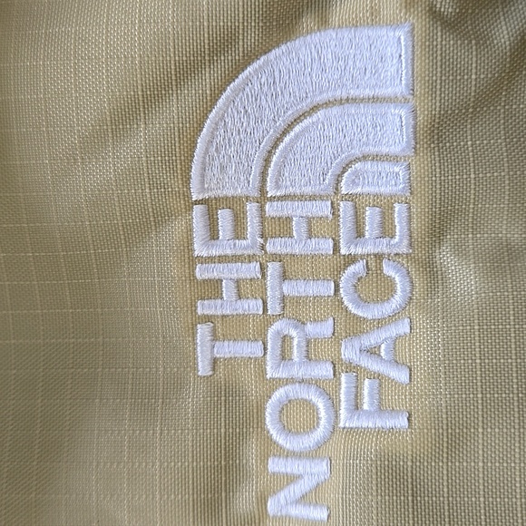 New With Tags! The North Face Women's Recon Backpack - Picture 4 of 5